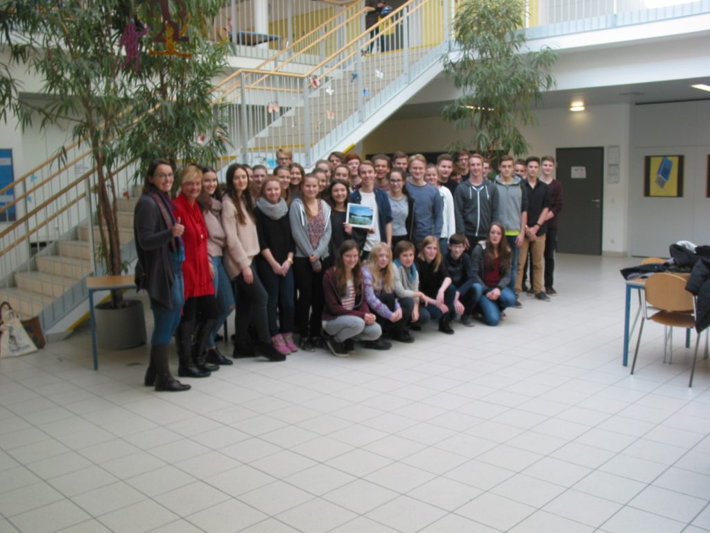 Die glücklichen Gewinner mit dem Gutschein