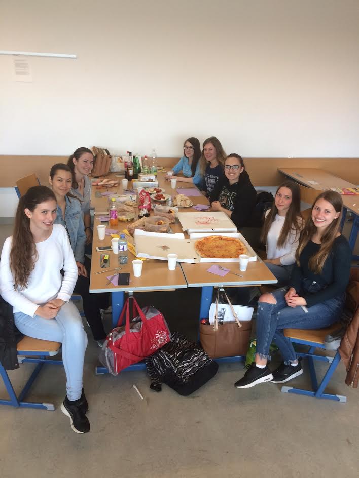 Pasta, Pizza, Grissini, Prosciutto e Caprese, buon appetito!