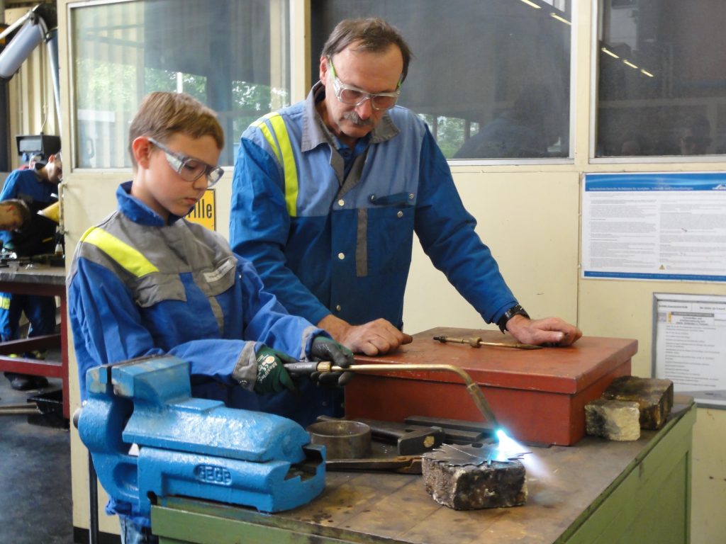 Arbeit mit dem Gasbrenner